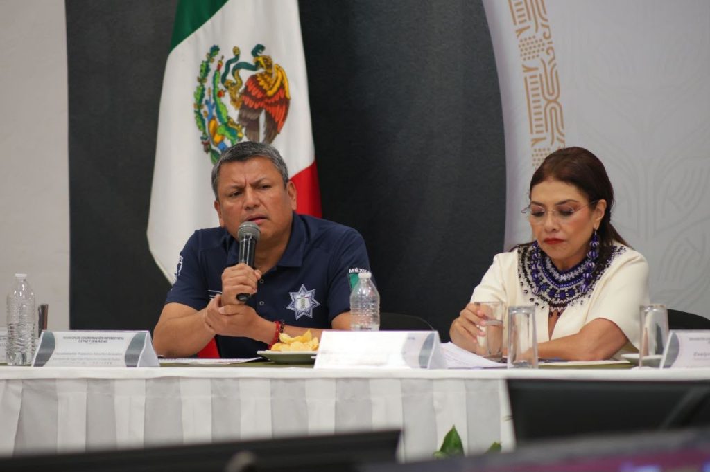 El vicealmirante Francisco Sánchez González, en la Reunión de Coordinación Interestatal de Seguridad, en Morelos.
