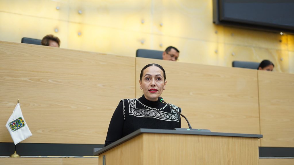 Diputada Ana Laura Gómez Ramírez en el Congreso del Estado de Puebla.